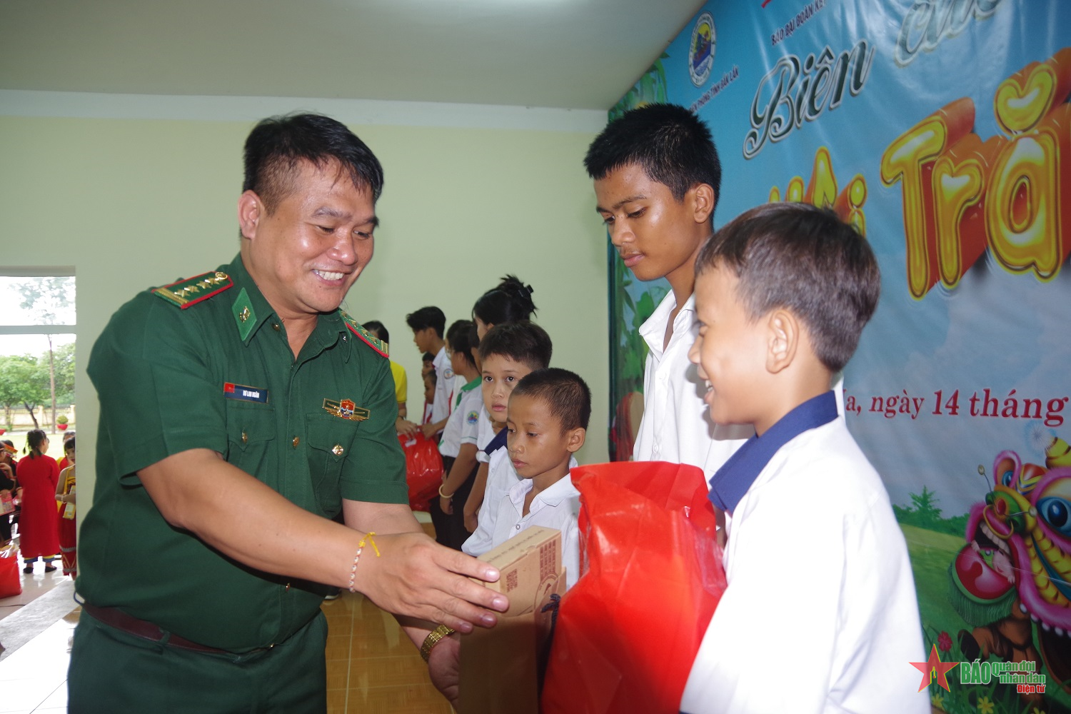 Rộn ràng chương trình “Biên cương - Vui hội trăng rằm” tại Đắk Lắk